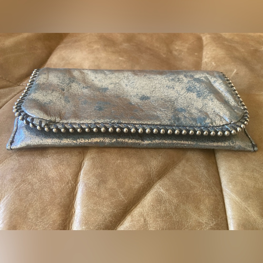Latico Eloise Leather Wallet Distressed Platnium - Picture 9 of 11